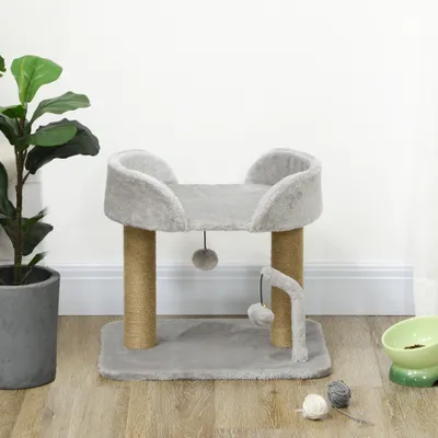 Arbre à chat avec griffoir et jouets