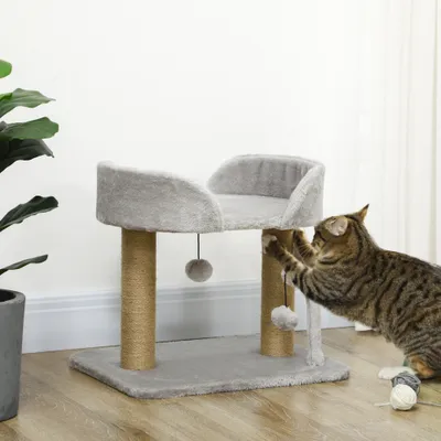 Arbre à chat avec griffoir et jouets