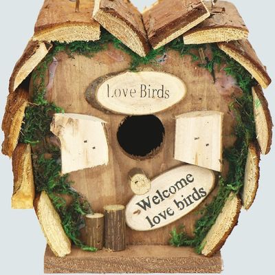 MCBOSON Casita para pájaros colgante de madera con forma de corazón