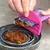 Presse-nourriture pour chat distributeur rose fuchsia Presse-nourriture pour chat distributeur rose fuchsia
