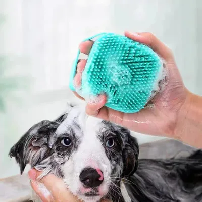 FurryFusion Brosse de bain pour chien et chat en silicone FurryFusion Brosse de bain pour chien et chat en silicone