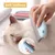 Épilateur animaux bleu : brosse efficace pour poils de chat, sofa & tissus Épilateur animaux bleu : brosse efficace pour poils de chat, sofa & tissus