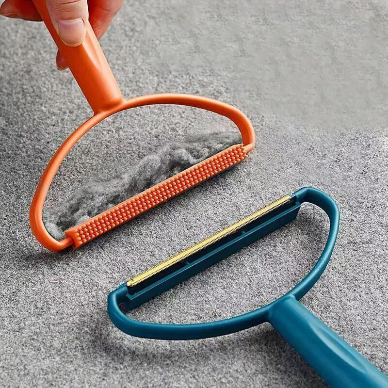 Lot de 2 grattoirs anti-poils : râteau à tapis & textile, Bleu + Orange
