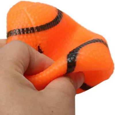 HausPets Petit jouet couineur en caoutchouc pour chien Orange HausPets Petit jouet couineur en caoutchouc pour chien Orange
