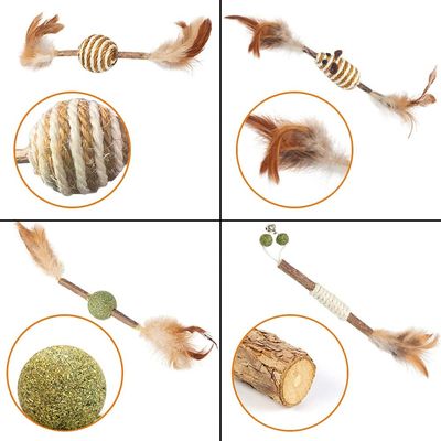 Lot de 4 jouets à mâcher pour chat. Contient 4 bâtonnets à mâcher