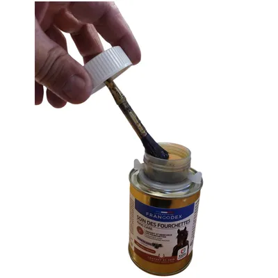 Soin des fourchettes pour chevaux à l huile de cade - Francodex 200 ml