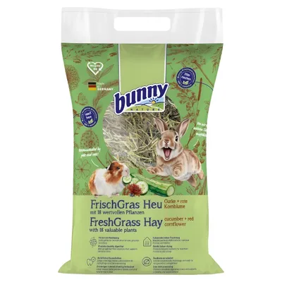 Bunny Nature FrischGras Heu Gurke & rote Kornblume 500 g Bunny Nature FrischGras Heu Gurke & rote Kornblume 500 g
