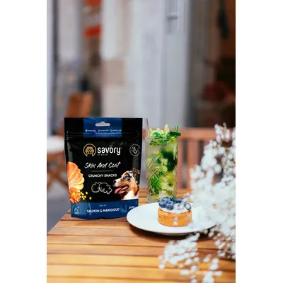 Savory Hundeleckerlis mit Lachs & Ringelblume Savory Hundeleckerlis mit Lachs & Ringelblume
